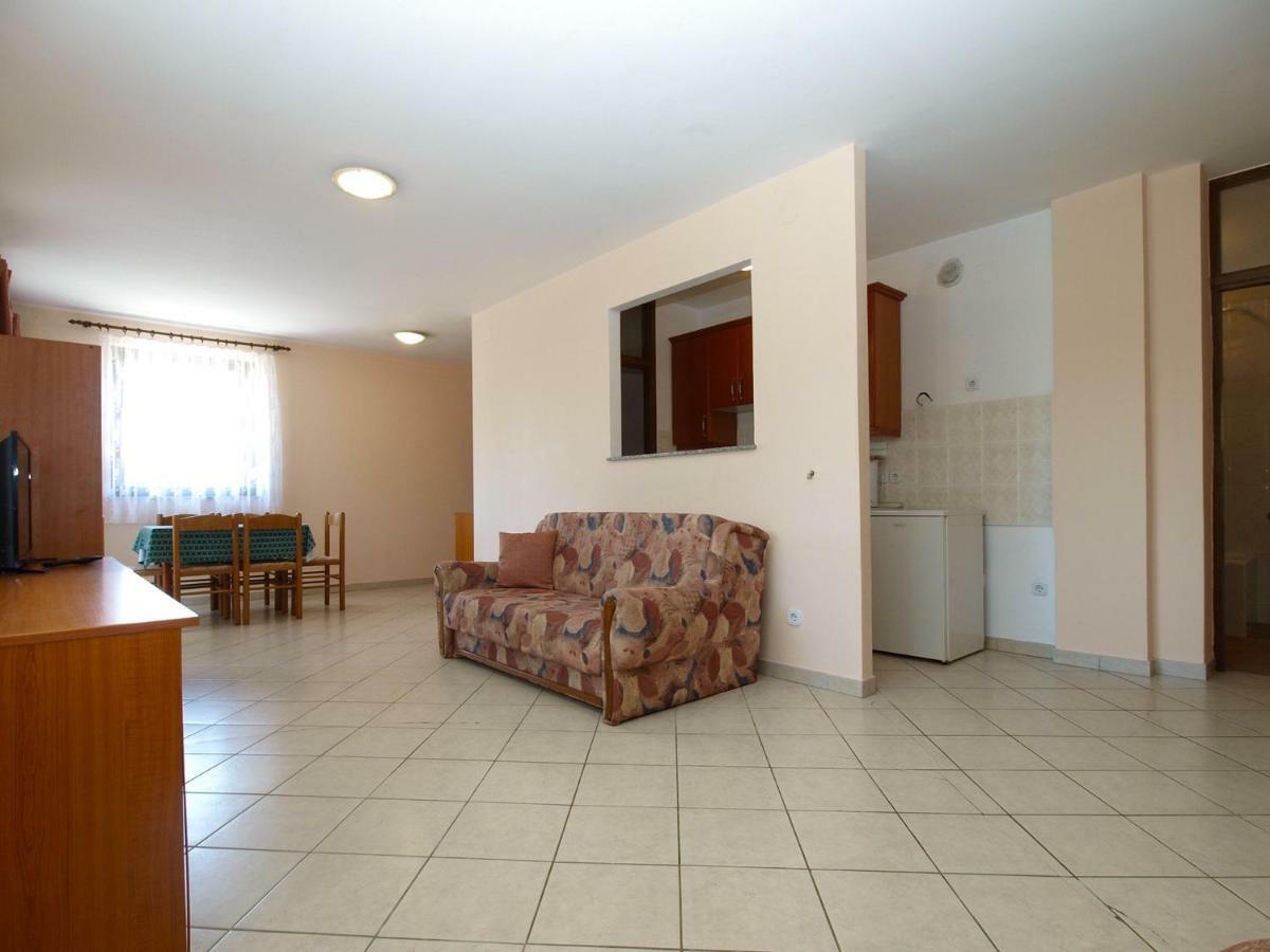 Sebastian 1842 Apartment *